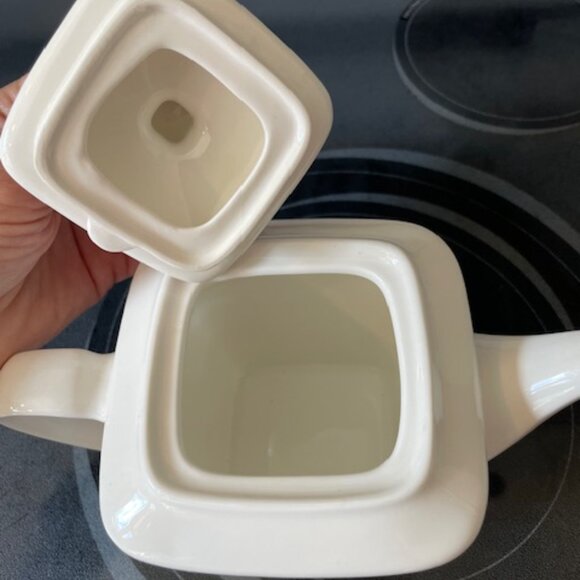 Brand New White Porcelain Teapot - Bowring - Picture 3 of 3